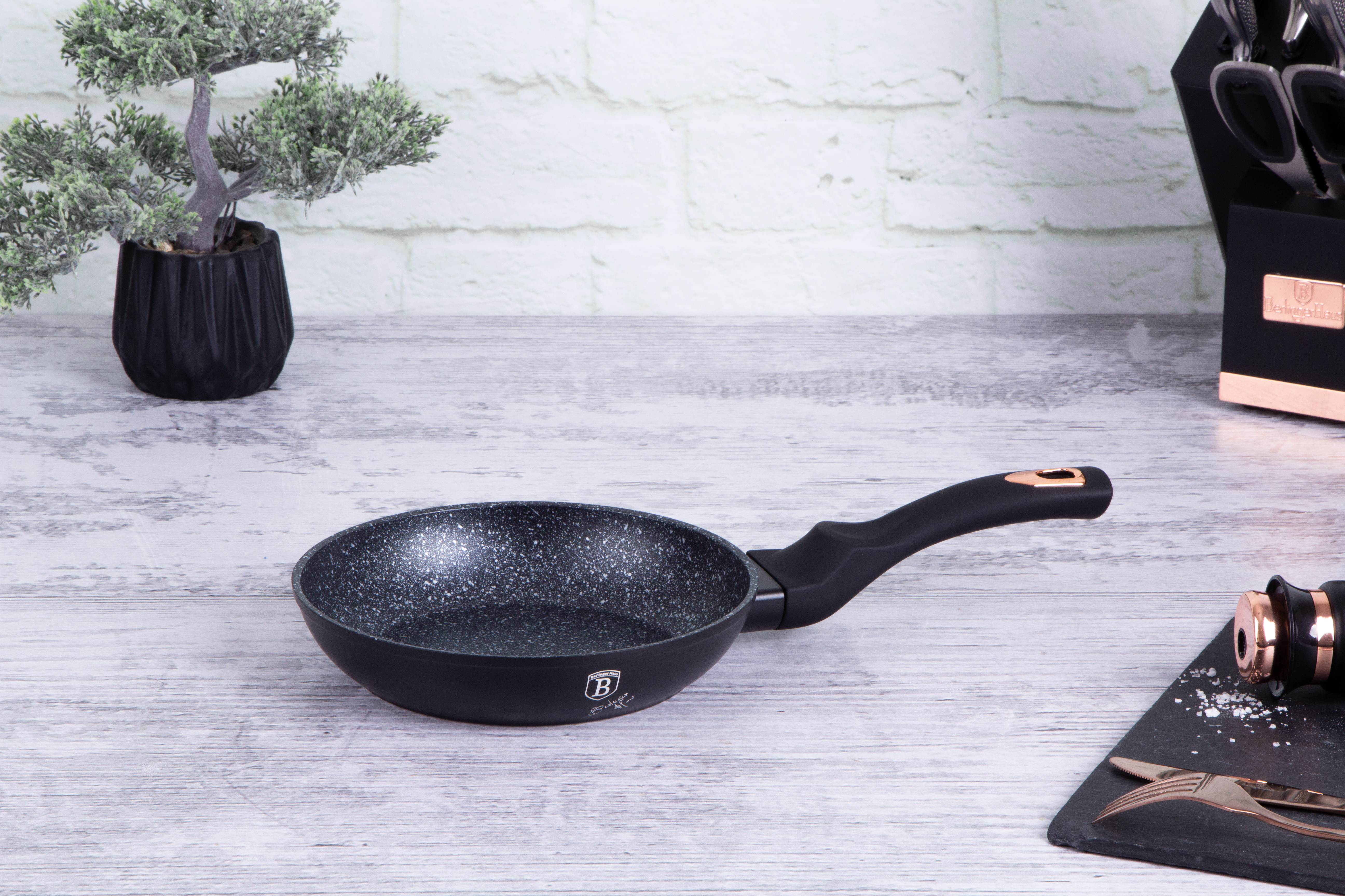 Berlinger Haus 10 pcs cookware set Black Rose Collection - Image 3